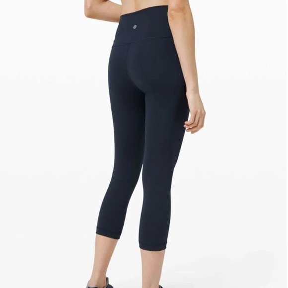 LULULEMON Wunder Train High-Rise Crop 22 1/2” True Navy  Size 2 - Picture 1 of 15